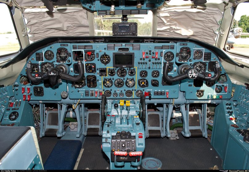 АН-28 кабина