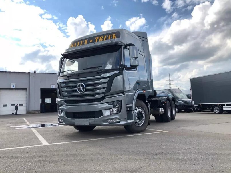 Dayun седельный тягач