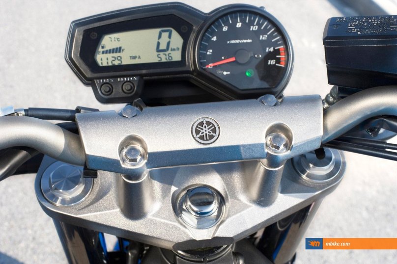 Yamaha fz1 приборка