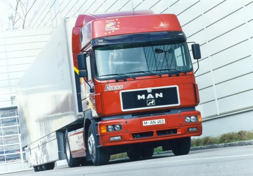 Ман ф2000 Командор