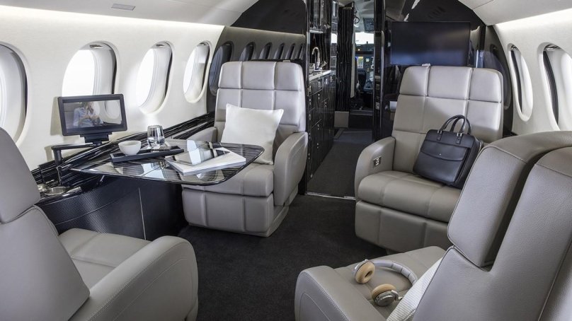 Самолет Dassault Falcon 8x