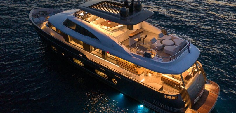 Моторная яхта Azimut 25