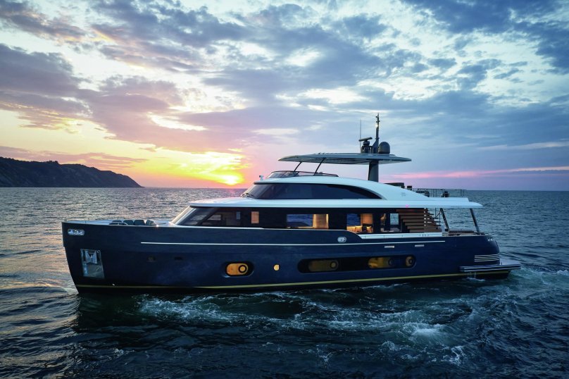 Моторная яхта Azimut 95