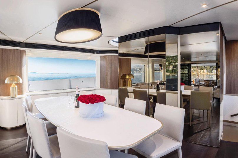 Азимут 66 Magellano