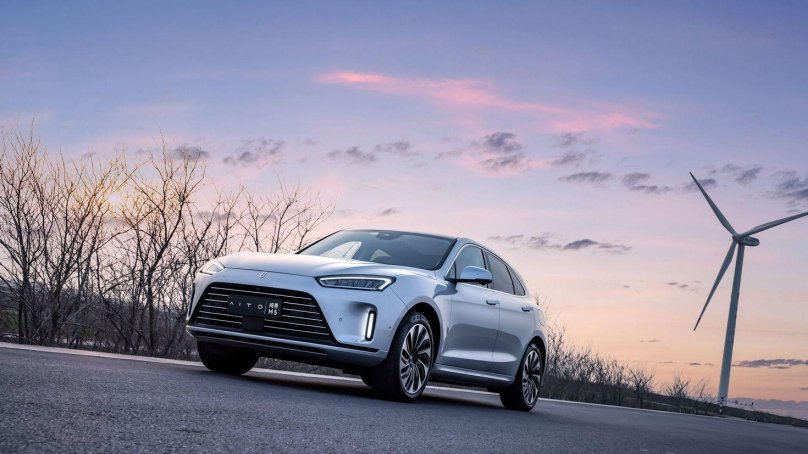 Машина Huawei Aito m5