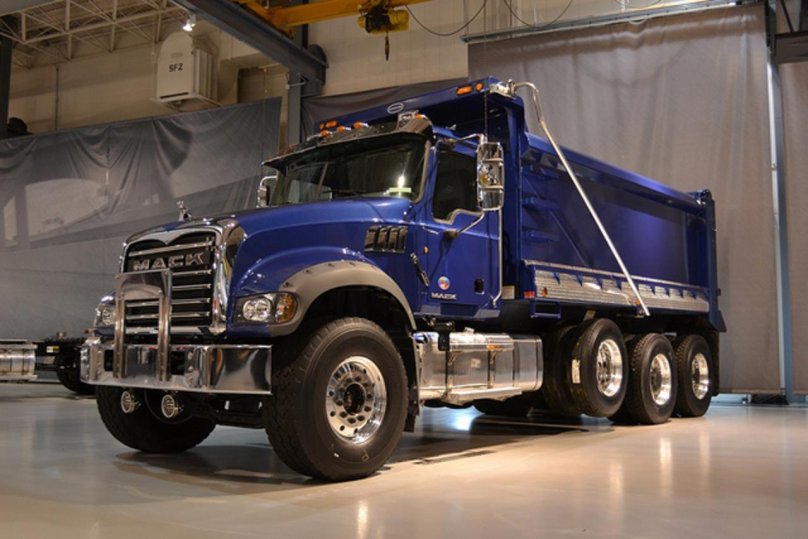 Mack Granite тягач