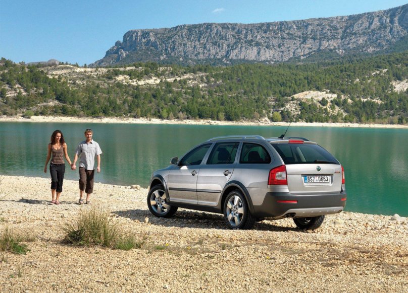 Шкода Октавия Скаут 2009