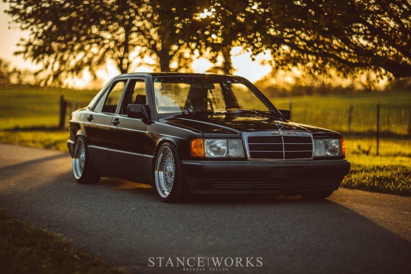 Mercedes 190 stance