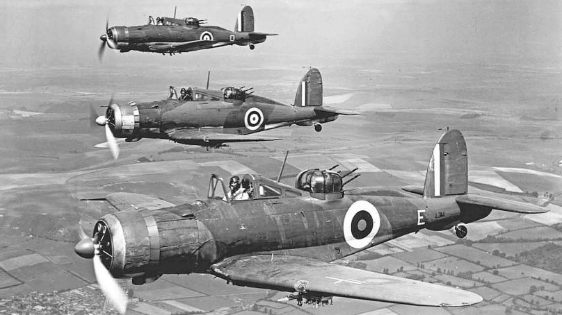 Тяжелый британский палубный истребитель Blackburn b-25 Roc