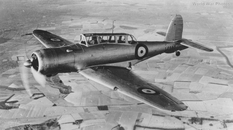 Пикирующий бомбардировщик "скуа"