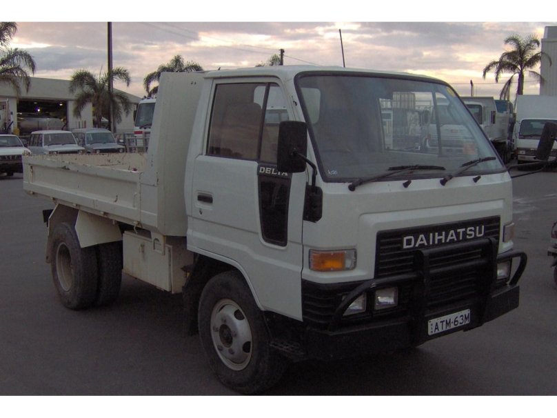 Самосвал Daihatsu Delta