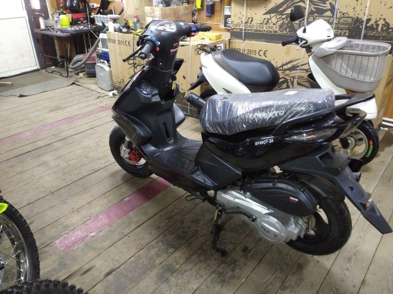 Скутер Vento Corsa 150