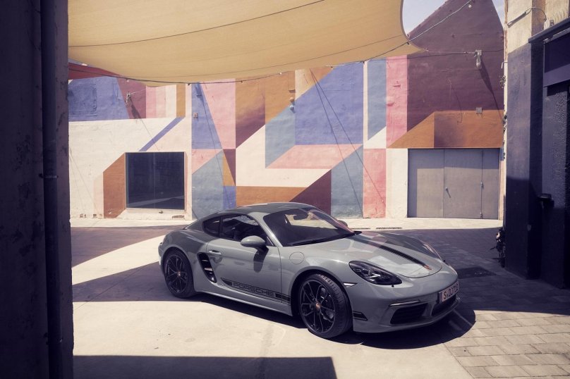 Porsche 718 Cayman 2023
