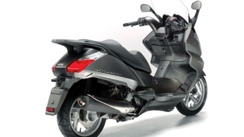 Априлия Атлантик 250