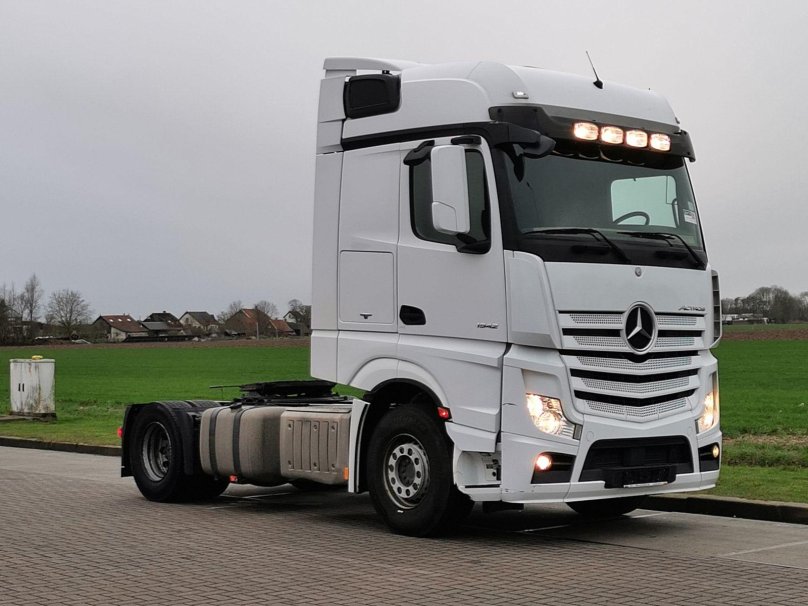 Мерседес Актрос 1842