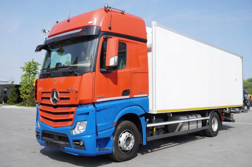 Mercedes Actros 1842
