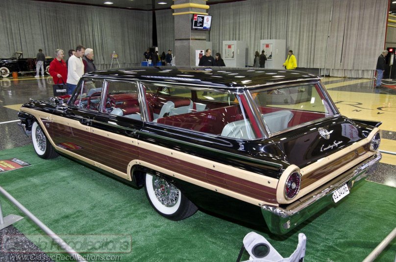 Ford Country Squire Station Wagon 1961