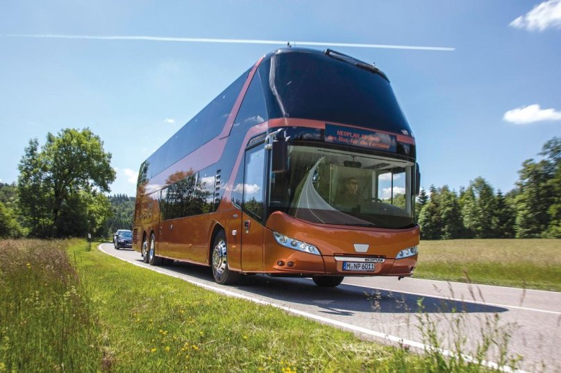 Автобус двухэтажный Неоплан