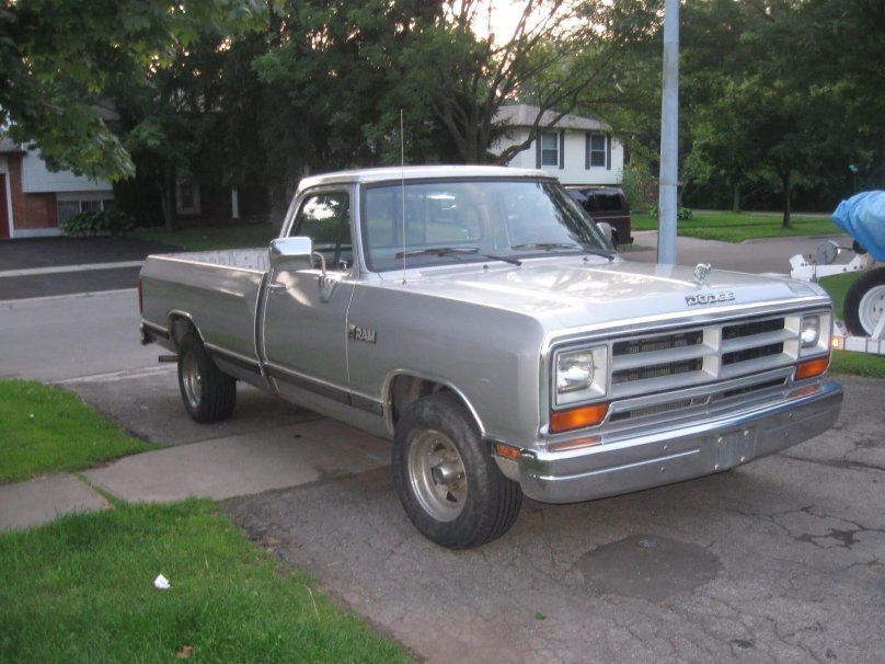 Dodge d100 1987