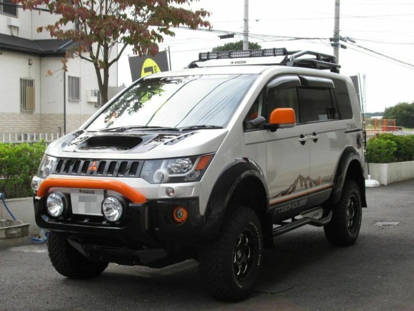Mitsubishi Delica d5