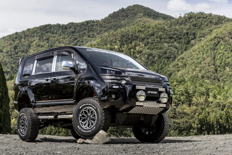 Mitsubishi Delica 2021