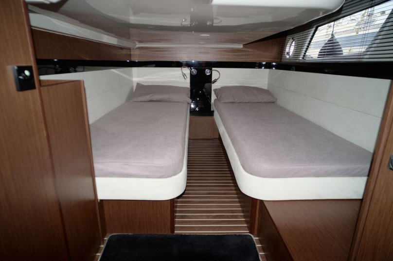 Бавария 45 яхта