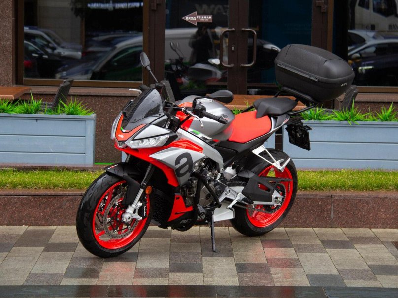 Мотоцикл Aprilia Tuono 660