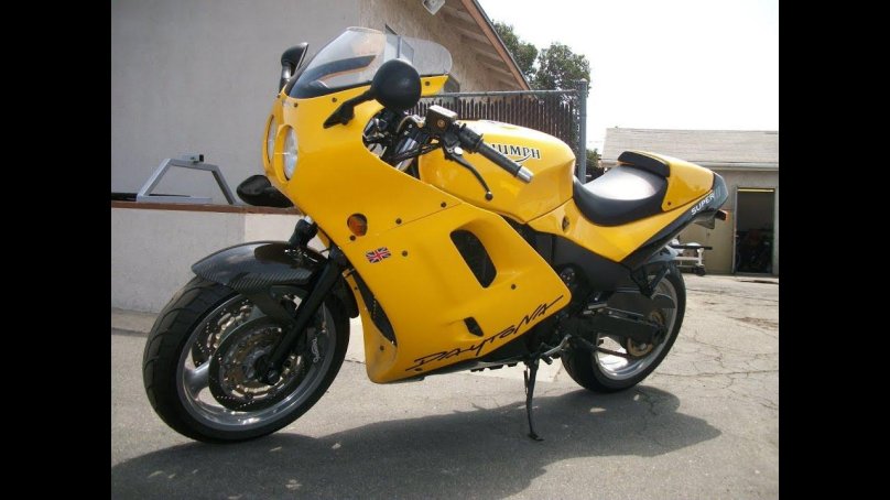 Triumph Daytona 900