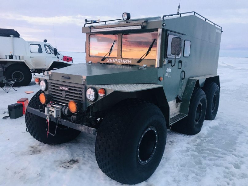 Снегоболотоход Зырянин-111