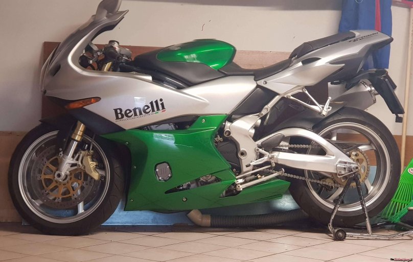 Benelli 900