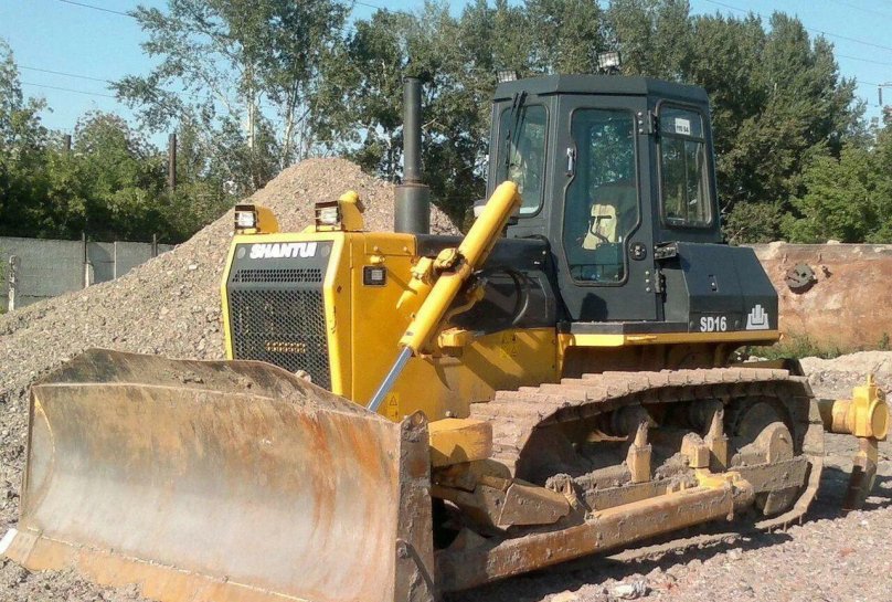 Бульдозер Шантуй СД 16