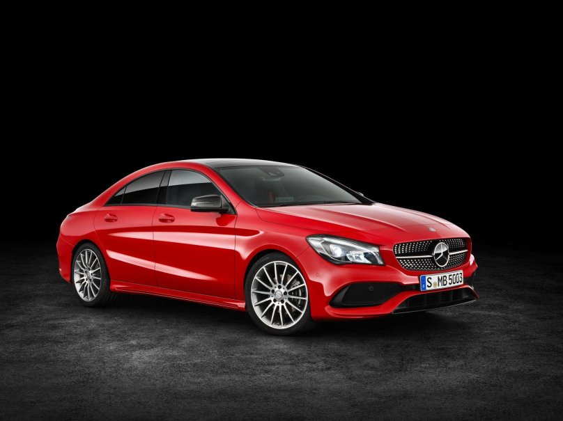 Mercedes-Benz CLA седан (CLA 200)
