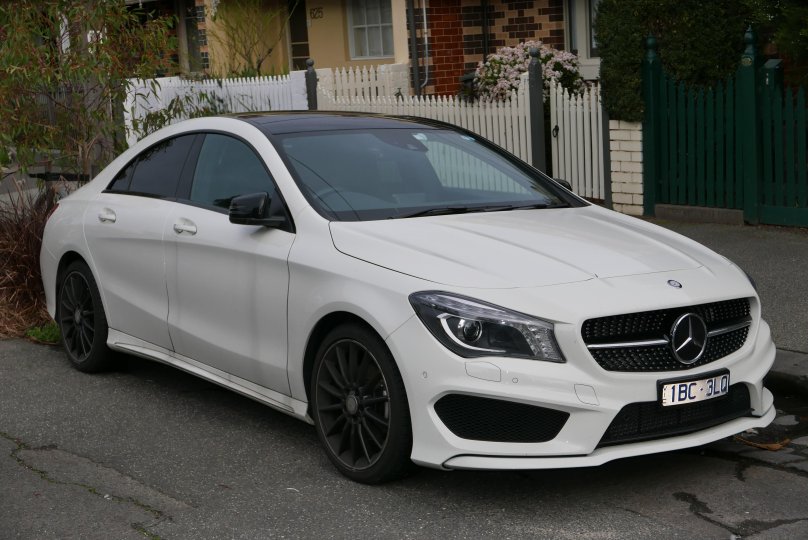 Mercedes Benz CLA 200