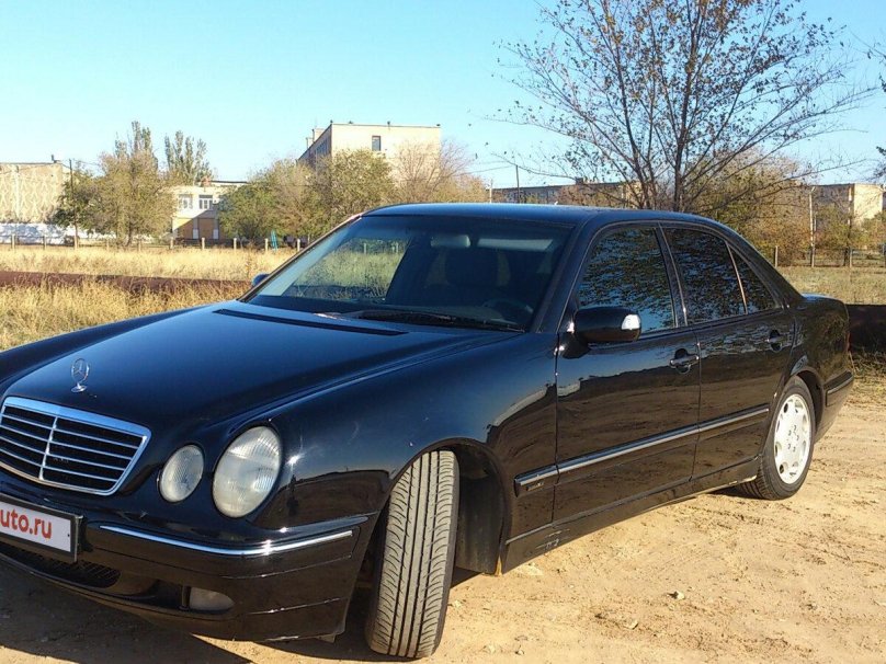 Мерседес е210 2000