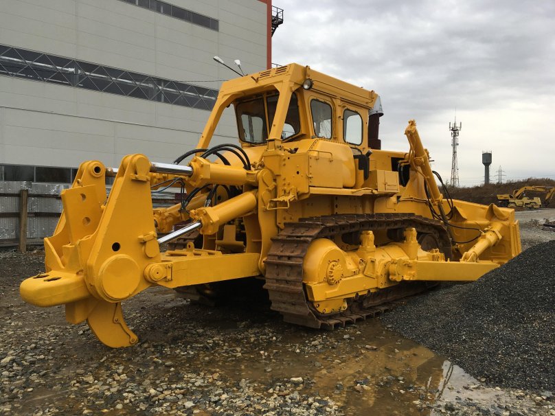 Komatsu (d-355-a-3): бульдозер