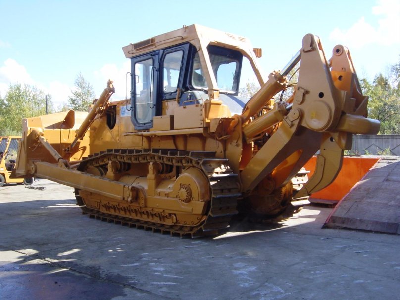 Komatsu 355 бульдозер