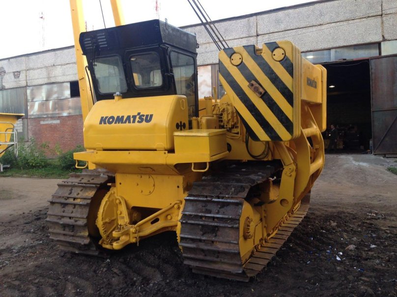 Трубоукладчик Komatsu d355c