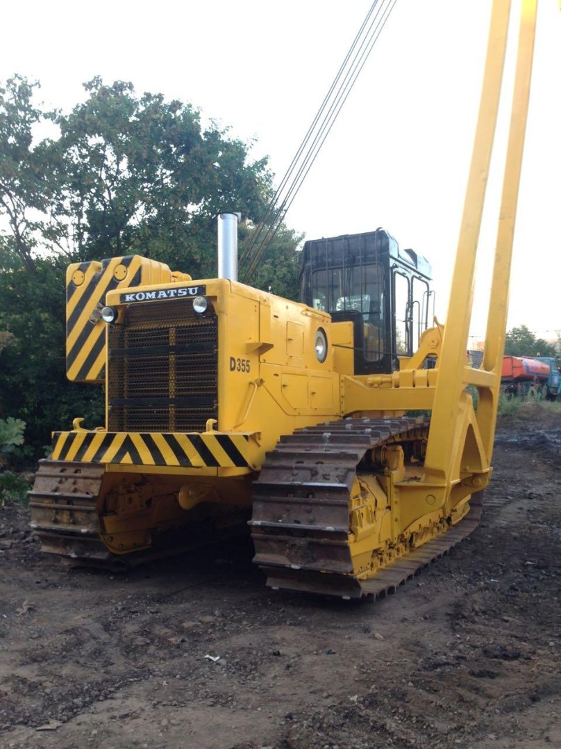 Трубоукладчик Komatsu d355