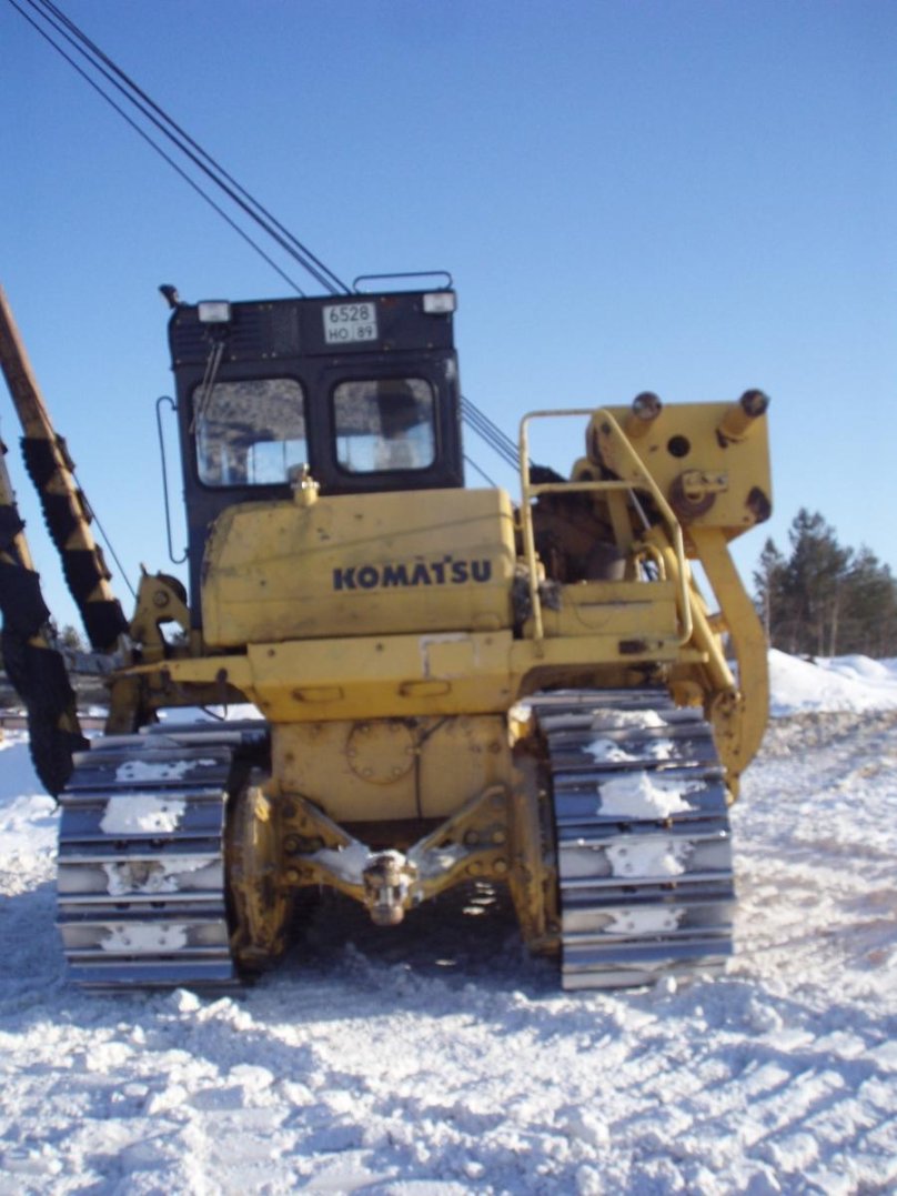 Трубоукладчик Komatsu d355c-3