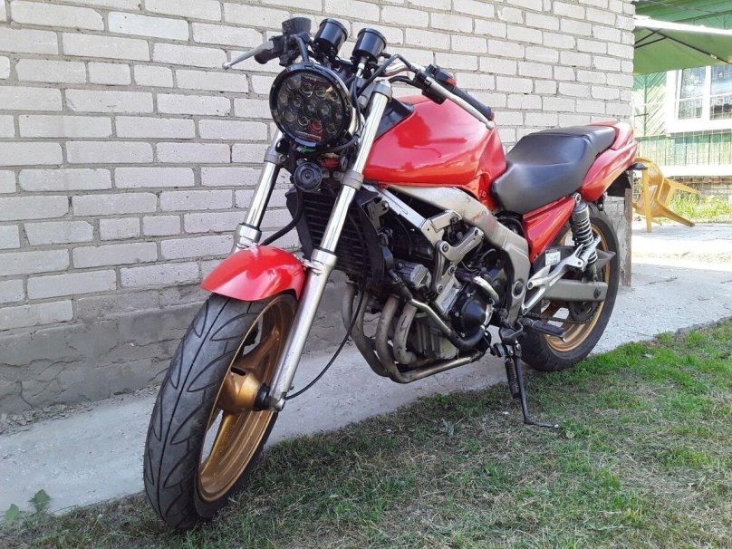 Suzuki Zeal 250
