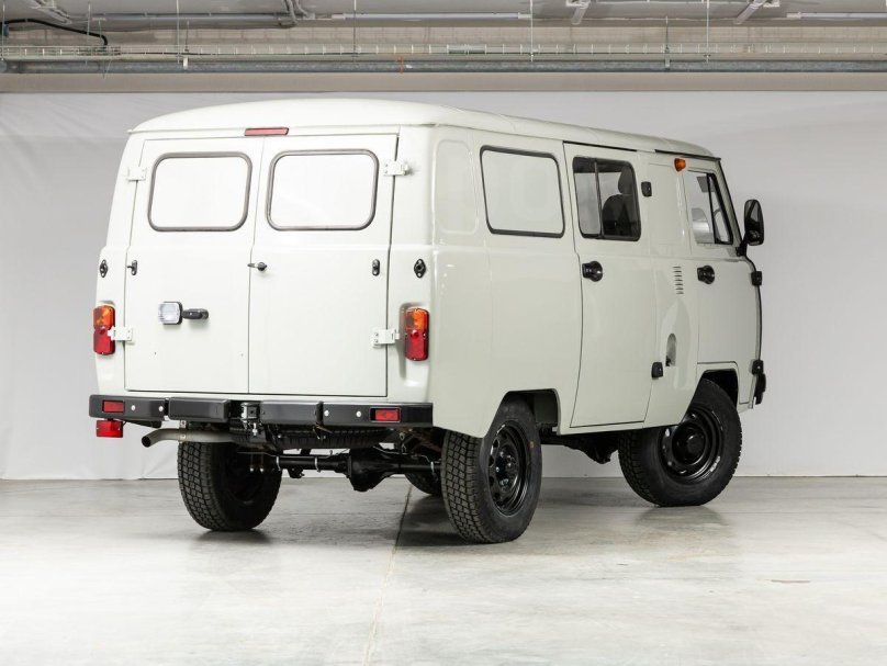 УАЗ Буханка остекленный фургон