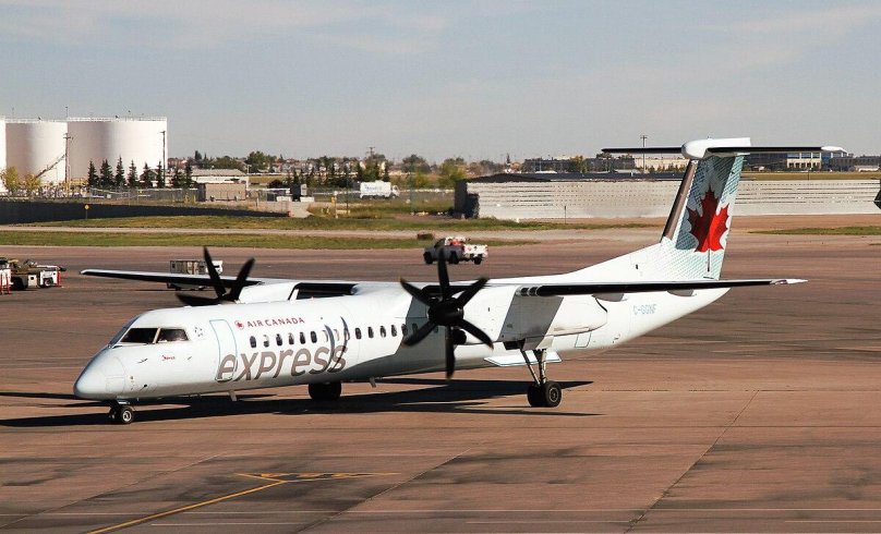 Самолет Bombardier Dash 8 q400