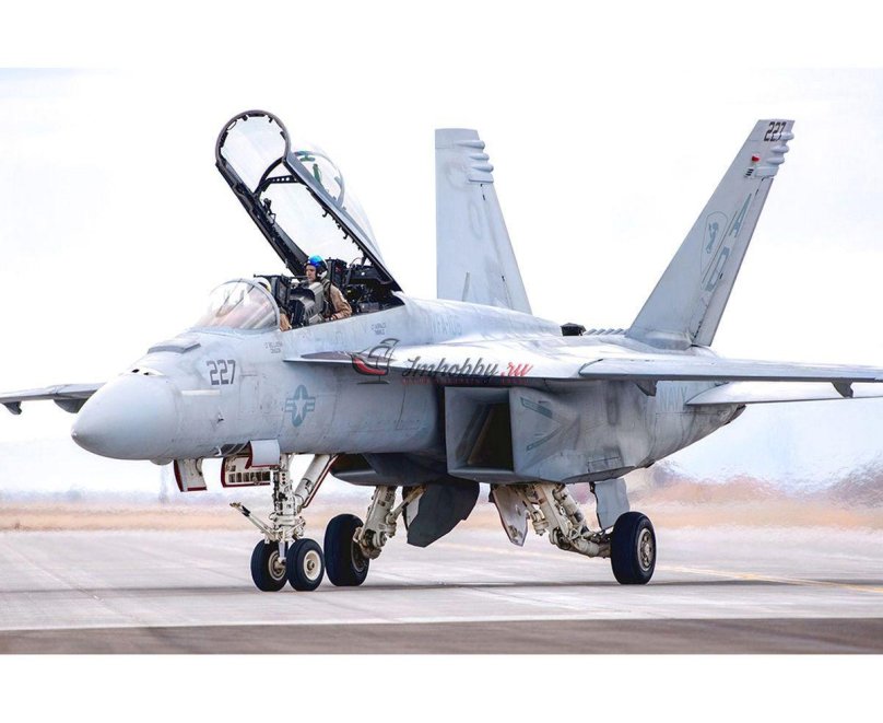 F/A-18f super Hornet 1/48