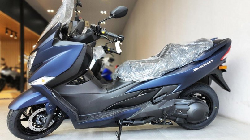 Бургман скутер 400