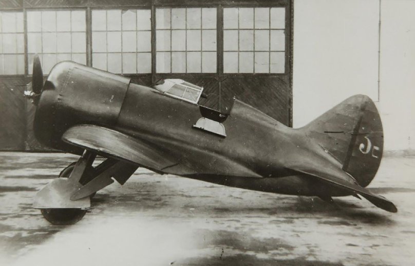 Истребитель-моноплан и-16 конструкции н.н.Поликарпова