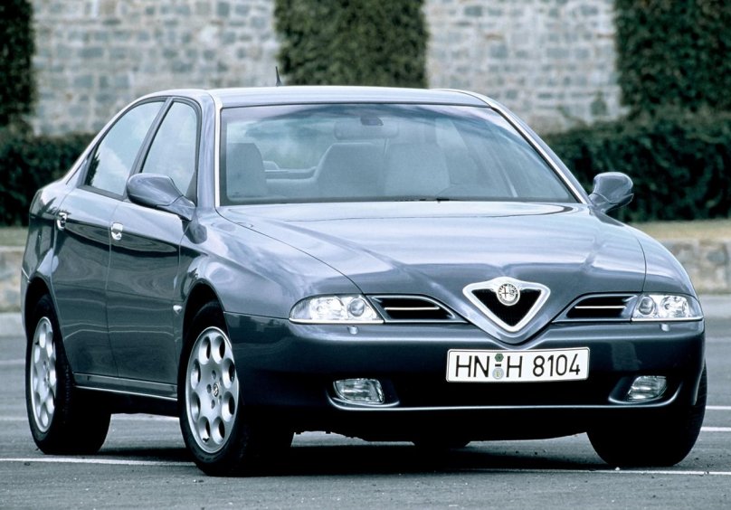 Alfa Romeo 166 936