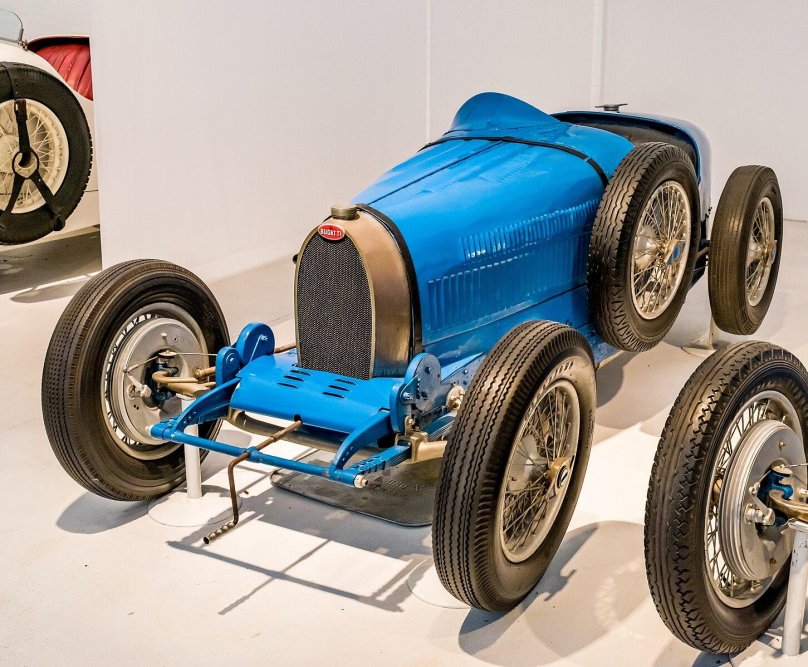 Bugatti v Type детский мир 2800000