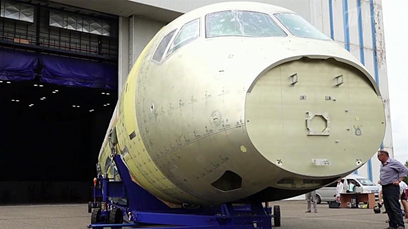 SSJ-New самолет