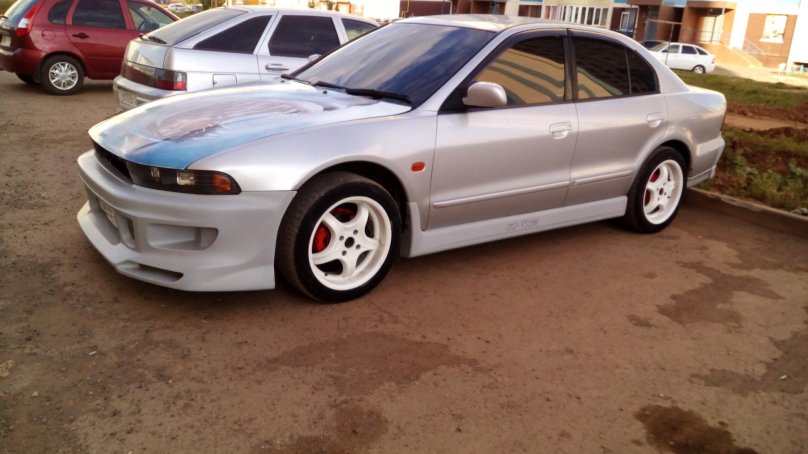 Митсубиси Aspire 2002