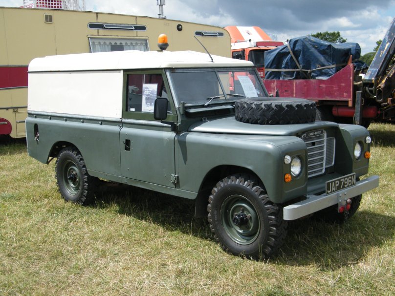 Land Rover Series 109